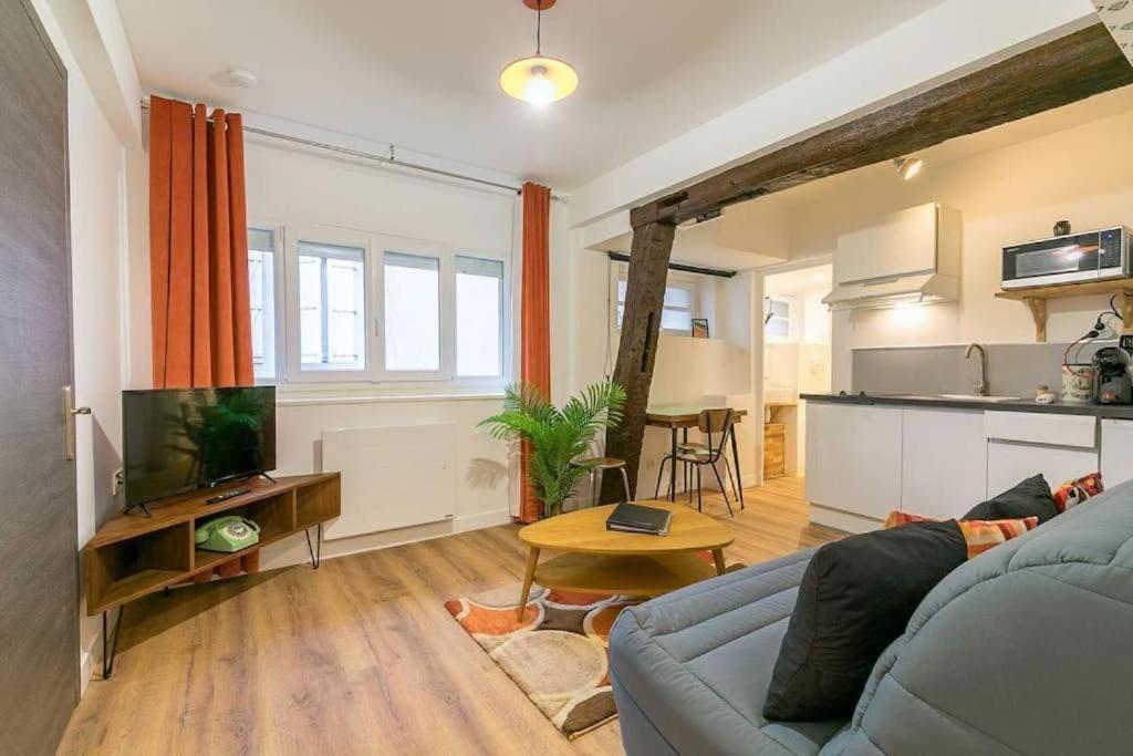 Le Sweet 70's : Au Coeur Du Centre Historique Apartment